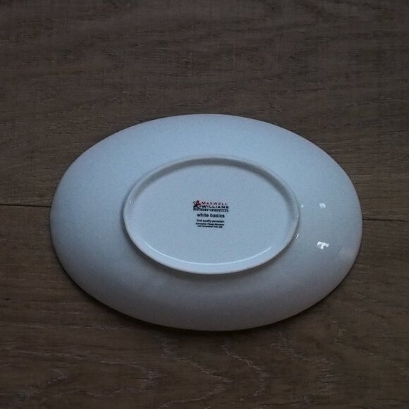 Maxwell Williams | White Oval Divided Serving Dish - Picture 2 of 2
